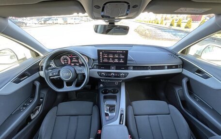 Audi A4, 2019 год, 3 390 000 рублей, 4 фотография