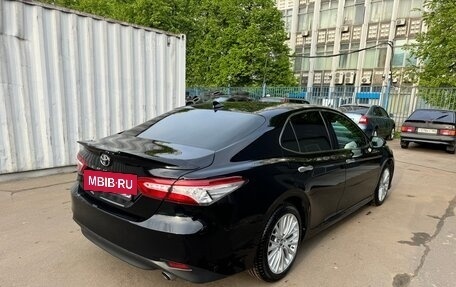 Toyota Camry, 2018 год, 2 450 000 рублей, 3 фотография