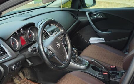 Opel Astra J, 2013 год, 870 000 рублей, 2 фотография