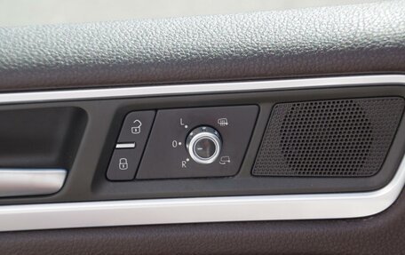Volkswagen Touareg III, 2012 год, 1 921 500 рублей, 24 фотография