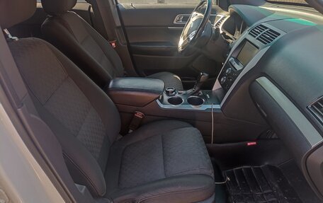 Ford Explorer VI, 2013 год, 1 750 000 рублей, 16 фотография