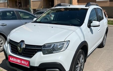 Renault Sandero II рестайлинг, 2018 год, 1 350 000 рублей, 2 фотография