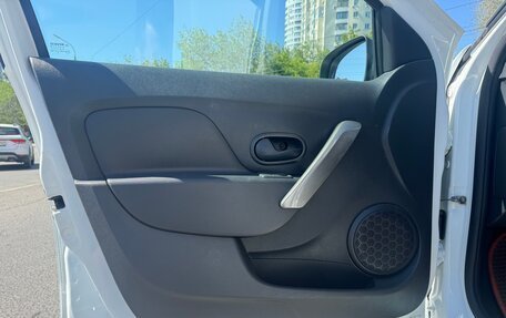 Renault Logan II, 2020 год, 1 260 000 рублей, 11 фотография