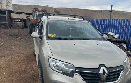 Renault Logan II, 2019 год, 1 200 000 рублей, 5 фотография