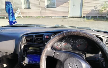 Nissan Avenir II, 2000 год, 300 000 рублей, 1 фотография