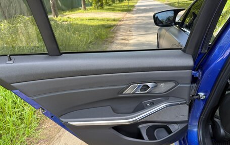 BMW 3 серия, 2019 год, 3 750 000 рублей, 10 фотография