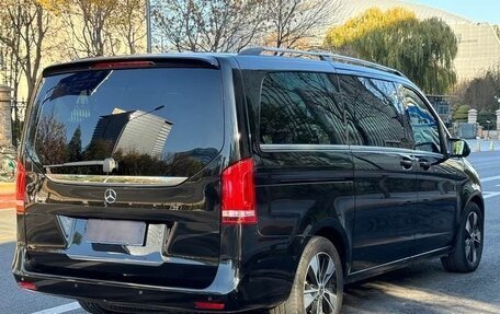 Mercedes-Benz V-Класс, 2022 год, 4 950 000 рублей, 7 фотография