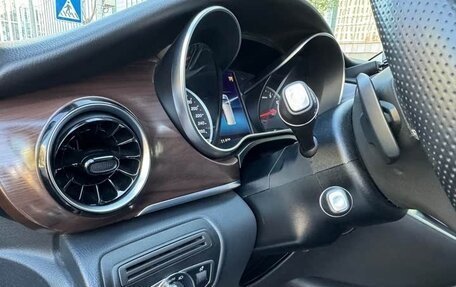 Mercedes-Benz V-Класс, 2022 год, 4 950 000 рублей, 12 фотография