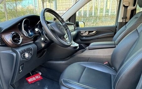 Mercedes-Benz V-Класс, 2022 год, 4 950 000 рублей, 10 фотография