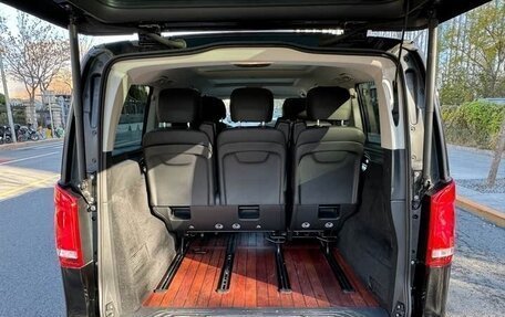 Mercedes-Benz V-Класс, 2022 год, 4 950 000 рублей, 22 фотография