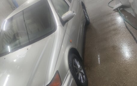 Toyota Vista V30, 1998 год, 410 000 рублей, 2 фотография