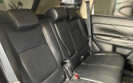 Mitsubishi Outlander III рестайлинг 3, 2013 год, 1 630 000 рублей, 12 фотография