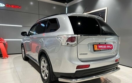Mitsubishi Outlander III рестайлинг 3, 2013 год, 1 630 000 рублей, 7 фотография