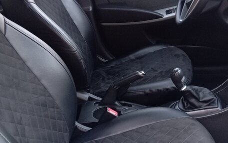 Hyundai Solaris II рестайлинг, 2012 год, 750 000 рублей, 9 фотография