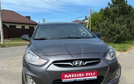 Hyundai Solaris II рестайлинг, 2012 год, 750 000 рублей, 4 фотография