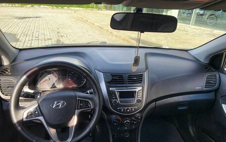 Hyundai Solaris II рестайлинг, 2015 год, 950 000 рублей, 8 фотография