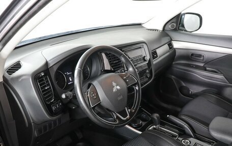 Mitsubishi Outlander III рестайлинг 3, 2018 год, 1 850 000 рублей, 9 фотография
