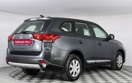 Mitsubishi Outlander III рестайлинг 3, 2018 год, 1 850 000 рублей, 5 фотография