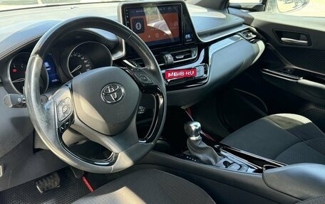 Toyota C-HR I рестайлинг, 2019 год, 2 440 000 рублей, 8 фотография