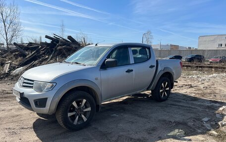 Mitsubishi L200 IV рестайлинг, 2010 год, 1 300 000 рублей, 2 фотография