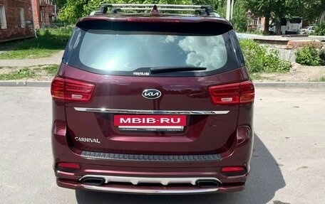KIA Carnival III, 2019 год, 3 300 000 рублей, 2 фотография