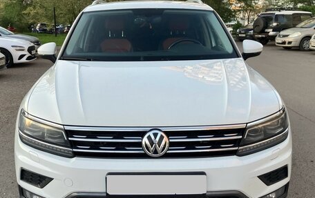 Volkswagen Tiguan II, 2017 год, 2 650 000 рублей, 2 фотография