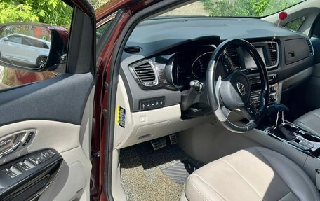 KIA Carnival III, 2019 год, 3 300 000 рублей, 9 фотография