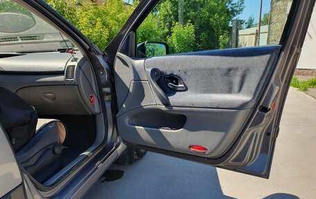 Renault Laguna II, 2001 год, 298 000 рублей, 10 фотография