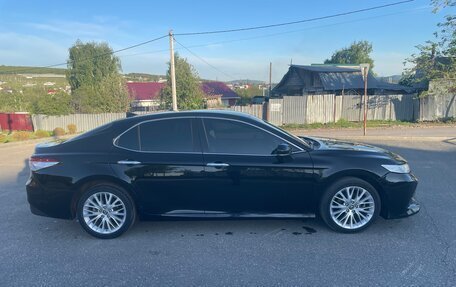 Toyota Camry, 2018 год, 2 650 000 рублей, 6 фотография