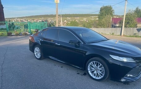 Toyota Camry, 2018 год, 2 650 000 рублей, 7 фотография