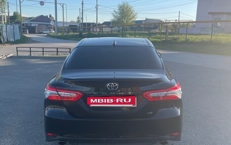 Toyota Camry, 2018 год, 2 650 000 рублей, 2 фотография