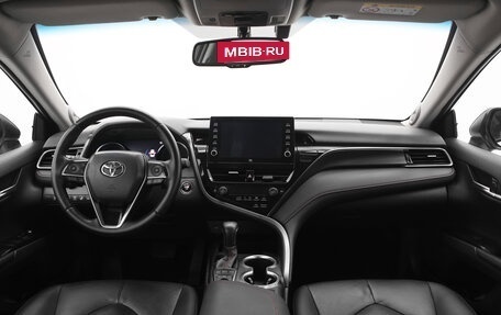Toyota Camry, 2021 год, 3 690 000 рублей, 5 фотография