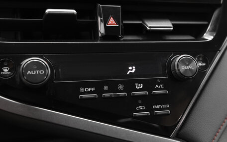 Toyota Camry, 2021 год, 3 690 000 рублей, 10 фотография