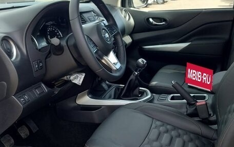 Nissan Navara (Frontier), 2024 год, 4 840 000 рублей, 5 фотография