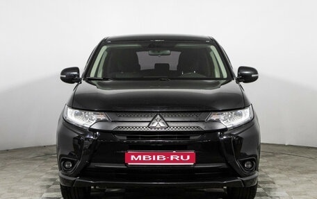 Mitsubishi Outlander III рестайлинг 3, 2017 год, 1 749 700 рублей, 2 фотография