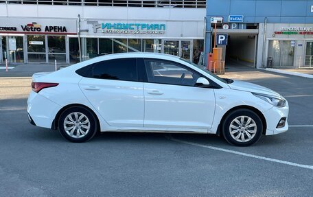Hyundai Solaris II рестайлинг, 2017 год, 685 000 рублей, 3 фотография