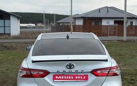 Toyota Camry, 2018 год, 2 850 000 рублей, 11 фотография