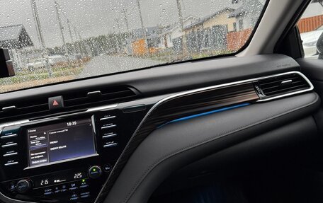 Toyota Camry, 2018 год, 2 850 000 рублей, 18 фотография