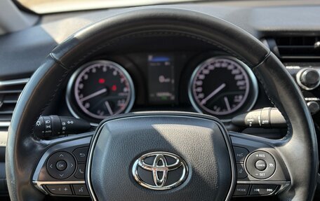 Toyota Camry, 2018 год, 2 850 000 рублей, 15 фотография