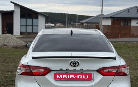 Toyota Camry, 2018 год, 2 850 000 рублей, 14 фотография