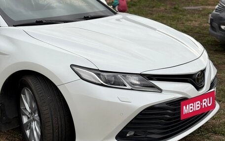 Toyota Camry, 2018 год, 2 850 000 рублей, 3 фотография