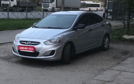 Hyundai Solaris II рестайлинг, 2011 год, 850 000 рублей, 6 фотография