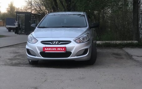 Hyundai Solaris II рестайлинг, 2011 год, 850 000 рублей, 7 фотография