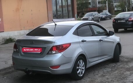 Hyundai Solaris II рестайлинг, 2011 год, 850 000 рублей, 4 фотография
