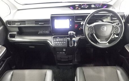 Honda Stepwgn IV, 2015 год, 2 250 000 рублей, 17 фотография