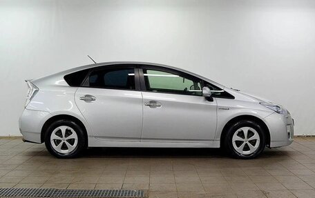 Toyota Prius, 2011 год, 850 000 рублей, 4 фотография