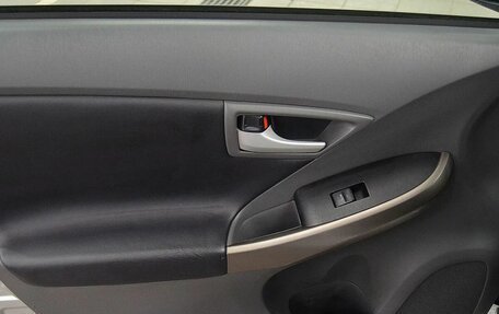 Toyota Prius, 2011 год, 850 000 рублей, 10 фотография