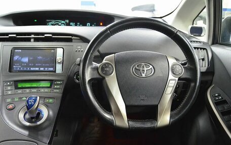 Toyota Prius, 2011 год, 850 000 рублей, 13 фотография