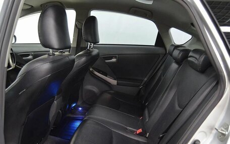Toyota Prius, 2011 год, 850 000 рублей, 12 фотография