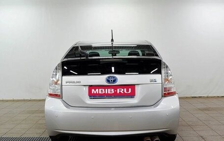 Toyota Prius, 2011 год, 850 000 рублей, 6 фотография